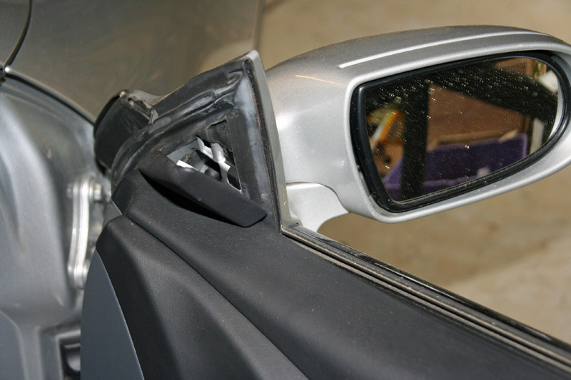 Mercedes SL door mirror triangle removal